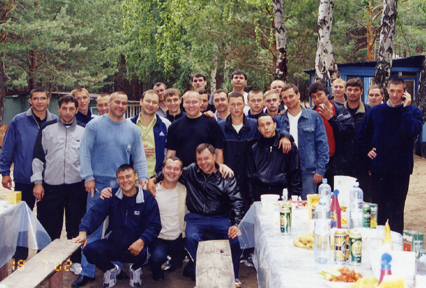Участники Тагирьяновской ОПГ на отдыхе. 2002 год