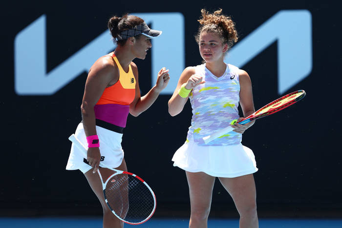 Поверженные соперницы украинок Жасмин Паолини и Хизер Уотсон