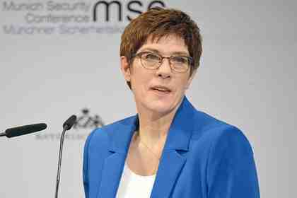 Аннегрет Крамп-Карренбауэр