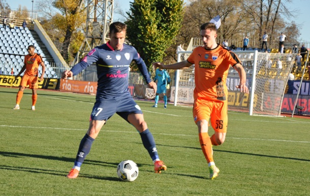 Мариуполь победил Минай в матче с незабитым пенальти и двумя удалениями