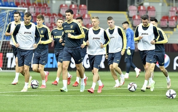 Украина и Чехия определились с формами на товарищеский матч