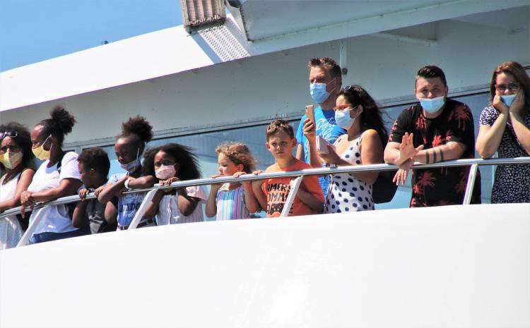 В каких странах и местах защитные маски до сих пор обязательны для туристов?