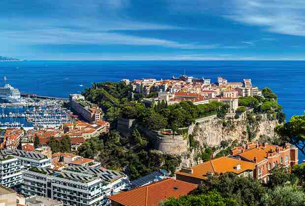 Вид на княжеский дворец в Монте-Карло 