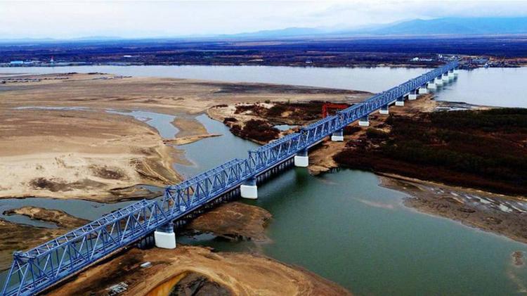 Первый железнодорожный мост между Россией и Китаем строили 7 лет