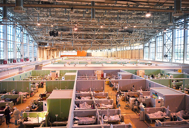 Временный госпиталь COVID-19 на ВДНХ в Москве.