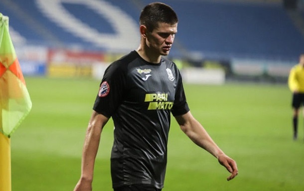 Игрока Олимпика увезли с поля на машине скорой помощи