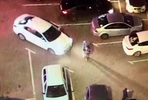 Момент нападения автохама на Анну Храмцову