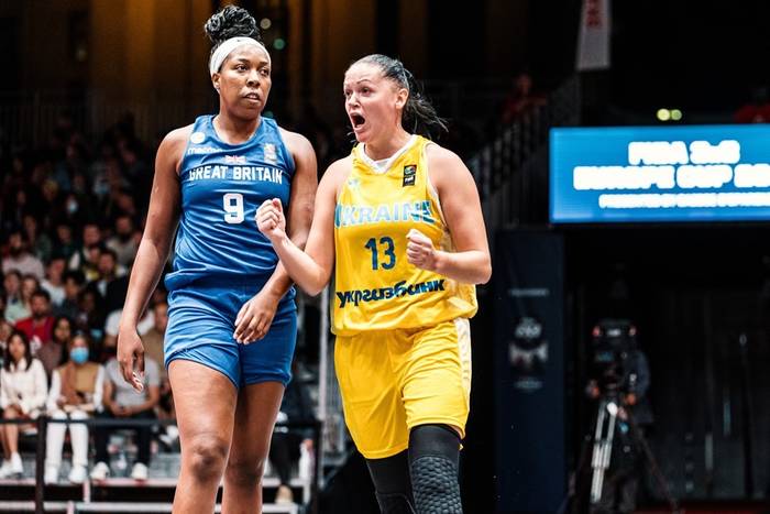 Женская сборная Украины в матче против Великобритании