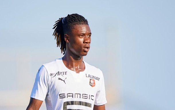 Реал объявил о трансфере Эдуардо Камавинга