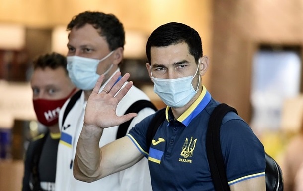 Сборная Украины прилетела в Казахстан