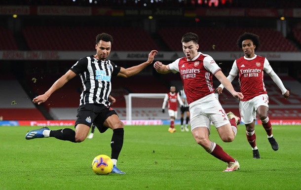 Арсенал на своем поле разгромил Ньюкасл