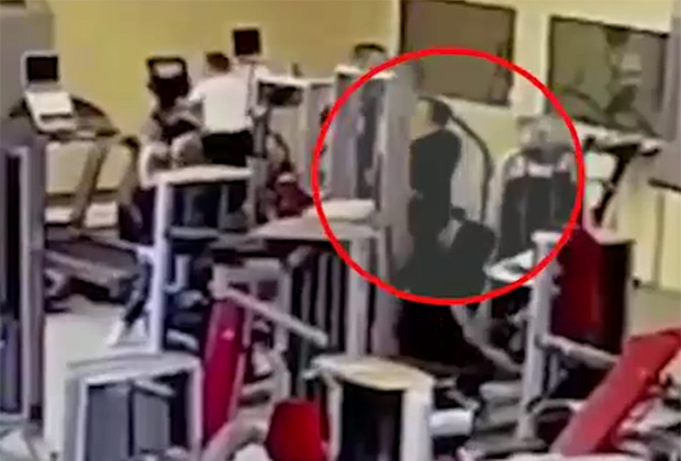 Момент убийства Альберта Рыжего в фитнес-центре