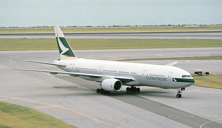 Пилотов Cathay Pacific поймали на слишком медленном рулении в аэропорту
