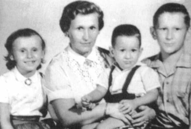 Анна Филоненко с детьми