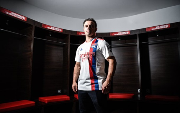 Лион объявил о трансфере Шакири