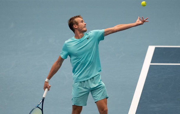 Стаховский проиграл молодому соотечественнику на турнире в Швейцарии