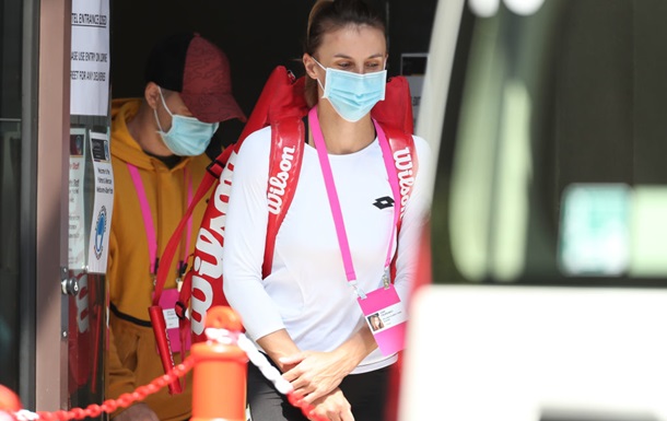 Цуренко вылетела в первом круге турнира в Дубаи