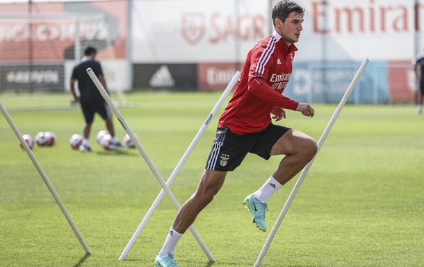 Яремчук получил среднюю оценку за матч против ПСВ по версии SofaScore