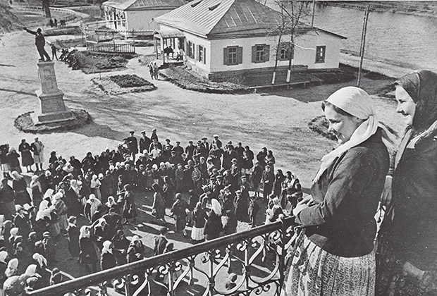 Выходной день в колхозе. Чапаевск. Украина. 1930-е годы
