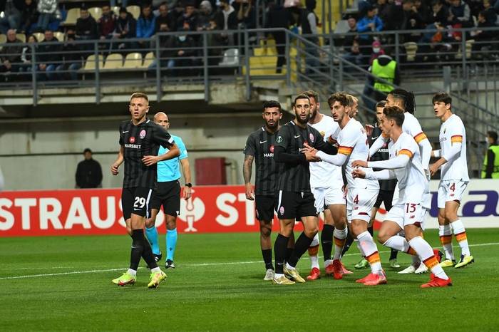 Заря проиграла Роме