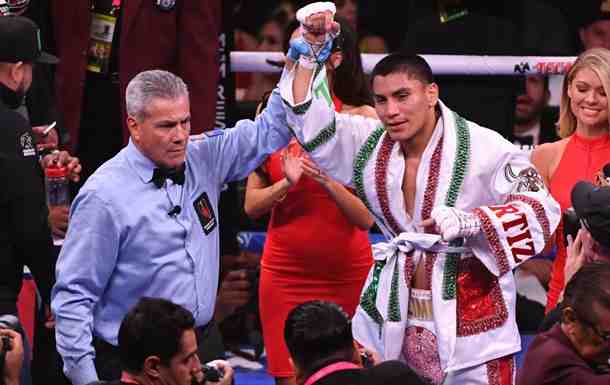 Ортис одержал досрочную победу над Варгасом