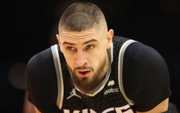 Лень провел хороший матч, но не спас Сакраменто от поражения