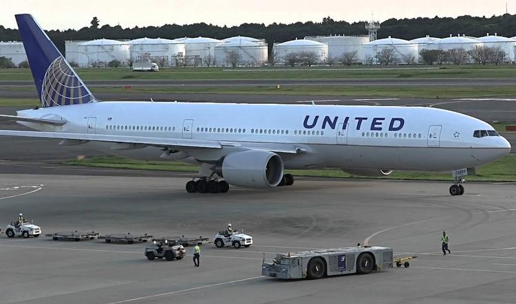 United Airlines оштрафовали на 1,1 млн долларов за экономию на ТО Boeing 777