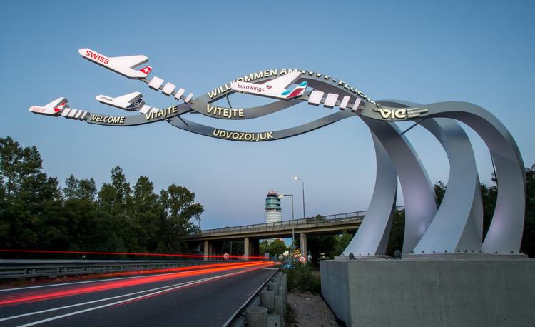 Аэропорт Вены предложил пассажирам услугу регистрации багажа на дому