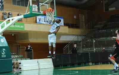 Суперлига: Химик и Одесса одержали очередные победы