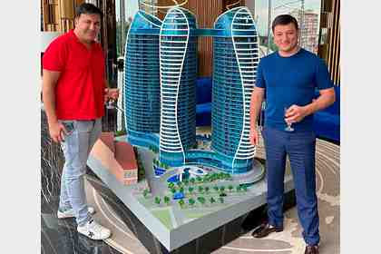 Михаил Саакашвили (слева)